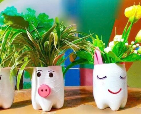 Trang Trí Chậu Cây Bằng Chai Nhựa – Cách Tái Chế Sáng Tạo, Xanh Và Đẹp 2 Trang tri chau cay bang chai nhua son mau trang