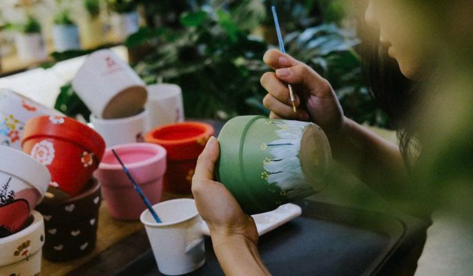 vẽ trang trí chậu cây